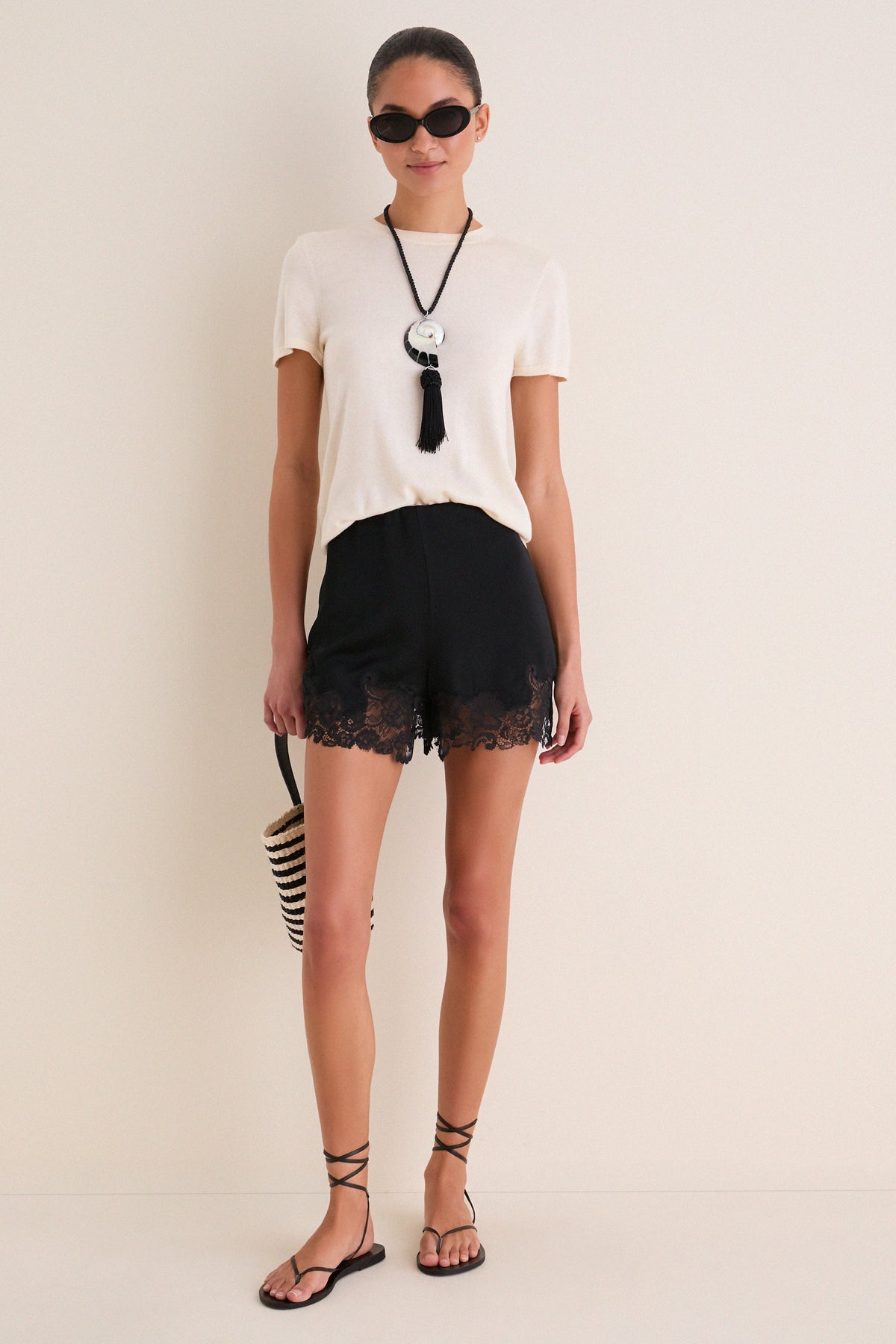 Black Lace Trim Pipa Shorts