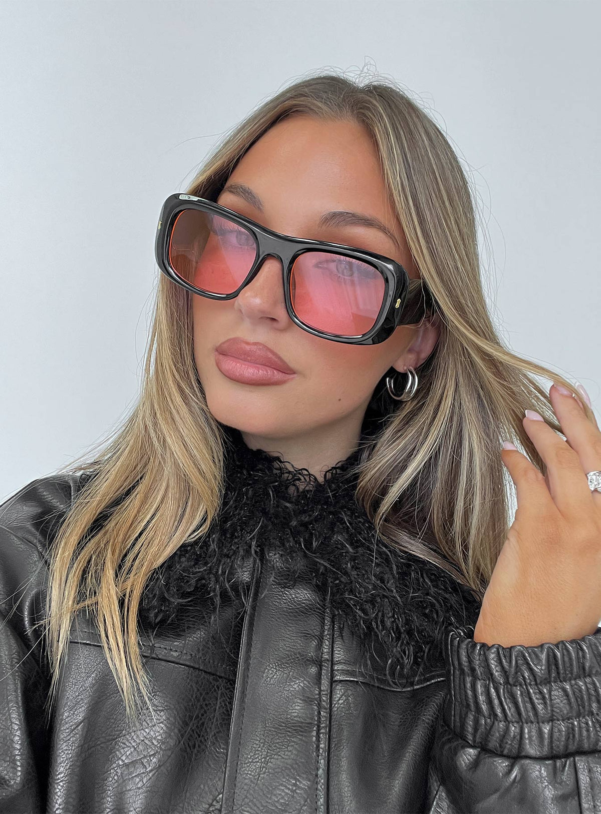 Amena Oversized Sunglasses Black / Pink