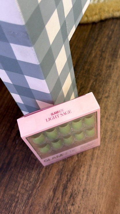 Light Sage Press-On Nails | Pistaschio | Short Squoval Nail
