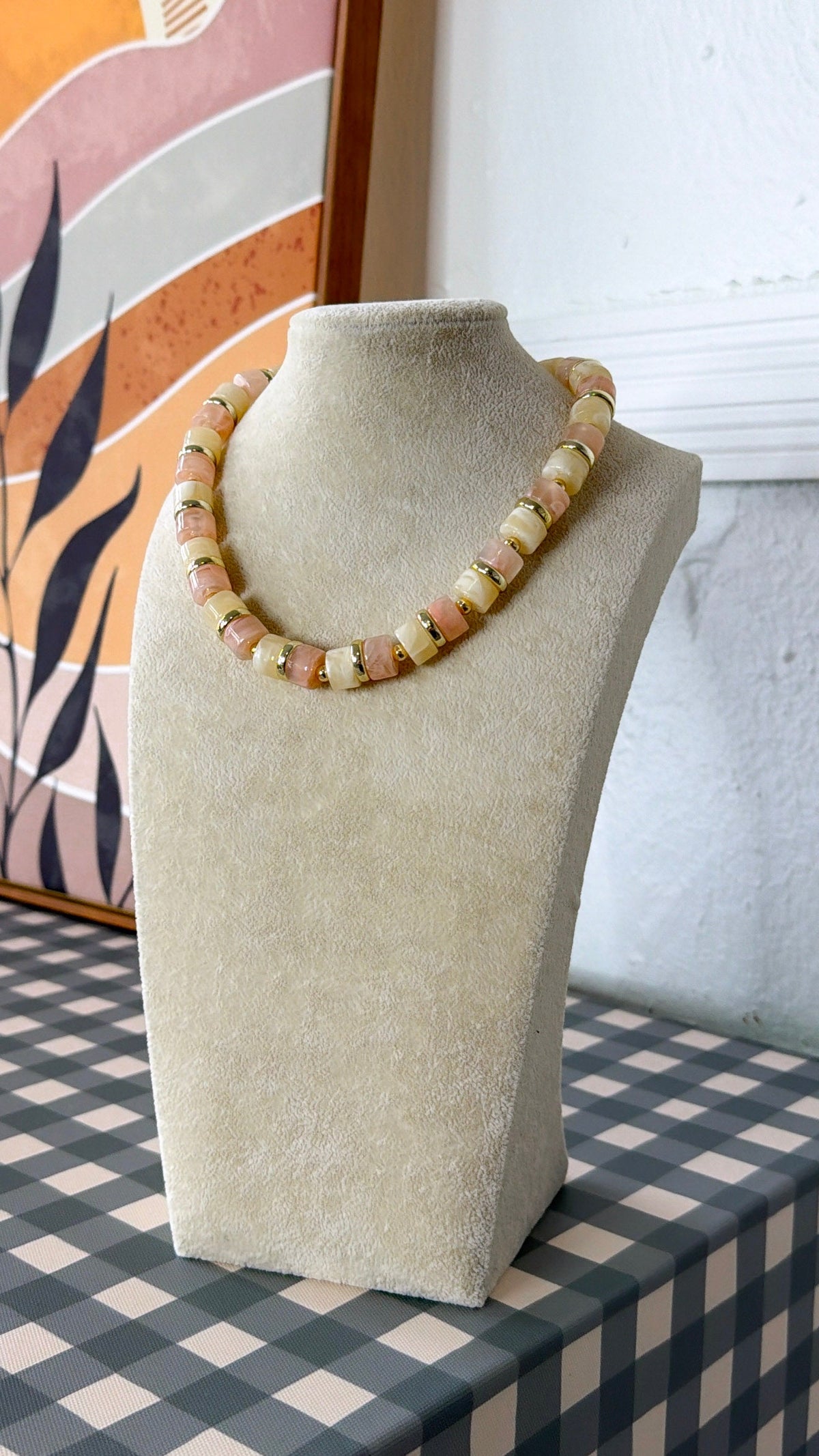 Chic Nude Necklace