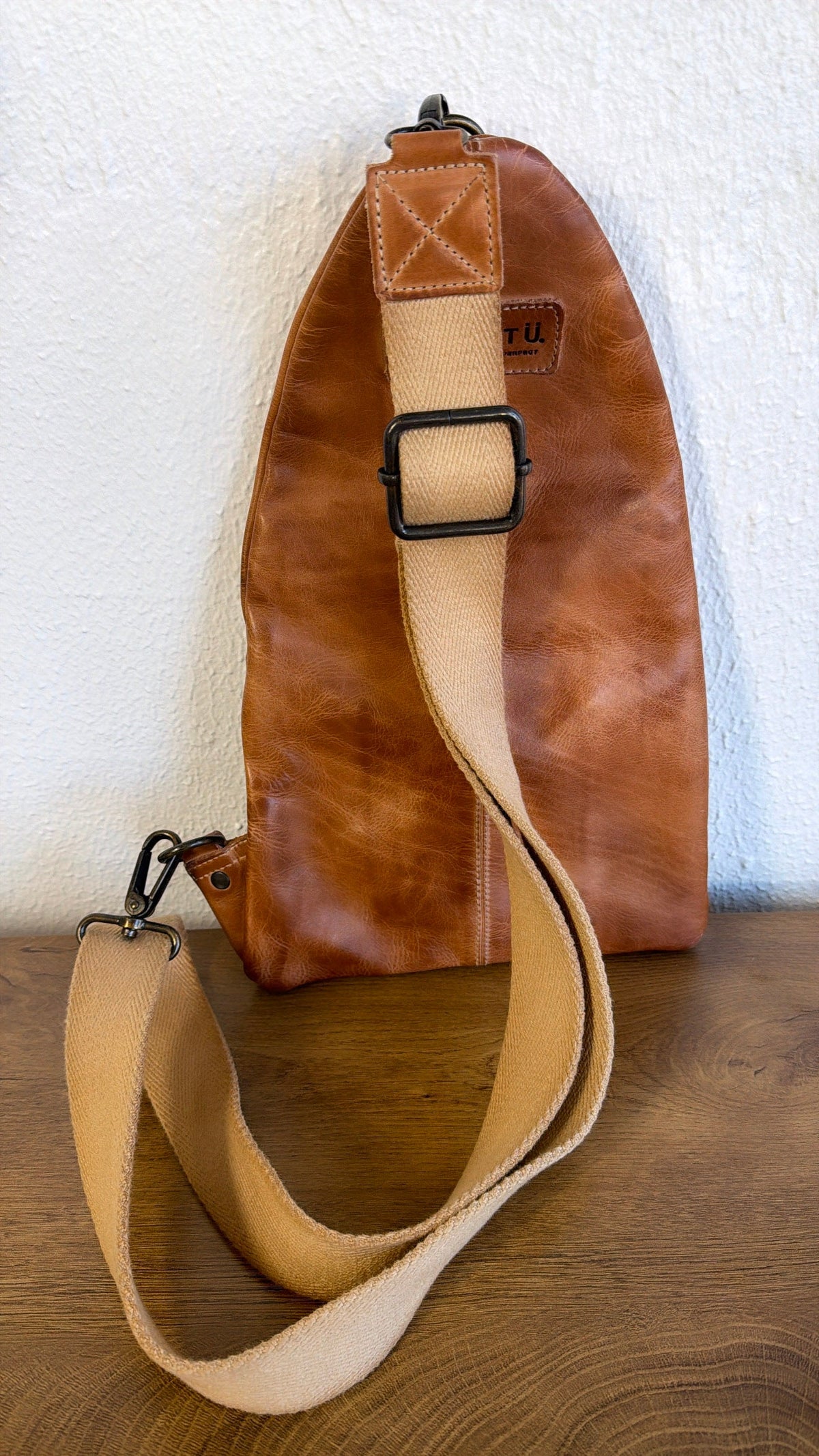 BedStu Andie, Tan Rustic