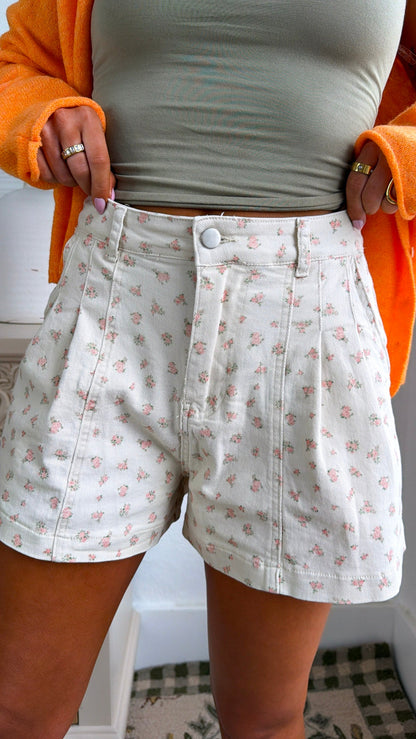 Melana Ditsy Floral Short, Ecru/Coral