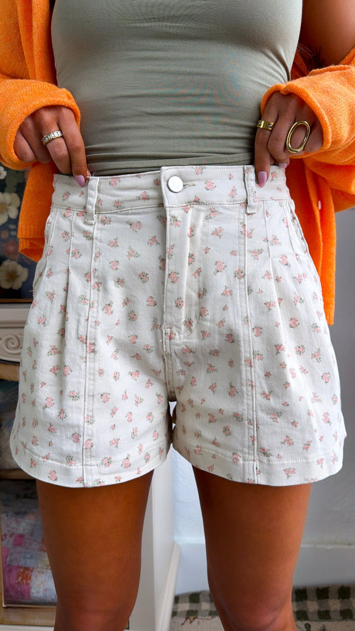 Melana Ditsy Floral Short, Ecru/Coral
