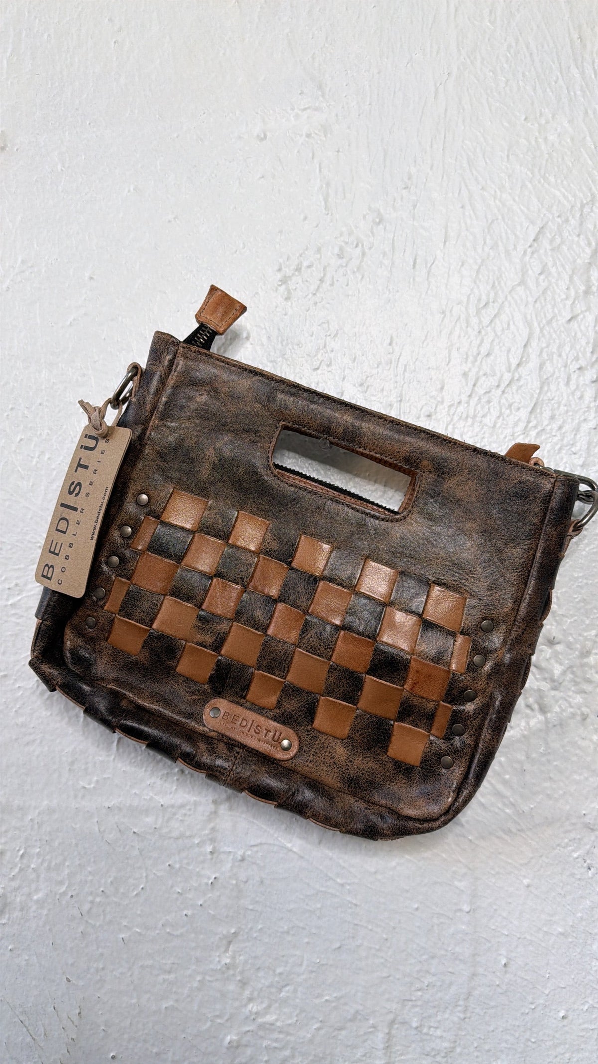 Bedstu Keiki, Black Lux Tan Rustic