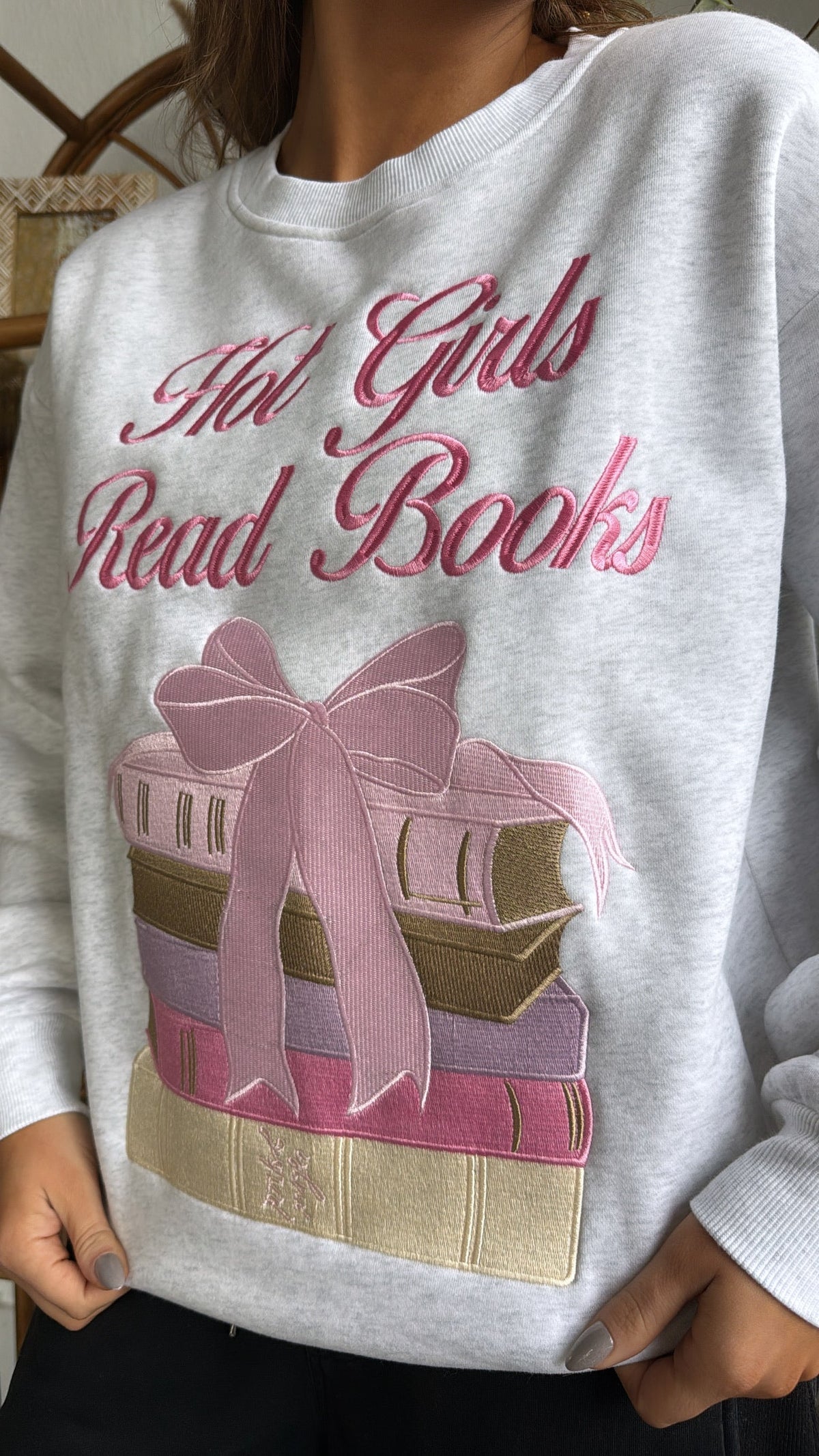 Happy Camp3r: Hot girls Read Books Crewneck, Lt. Heather