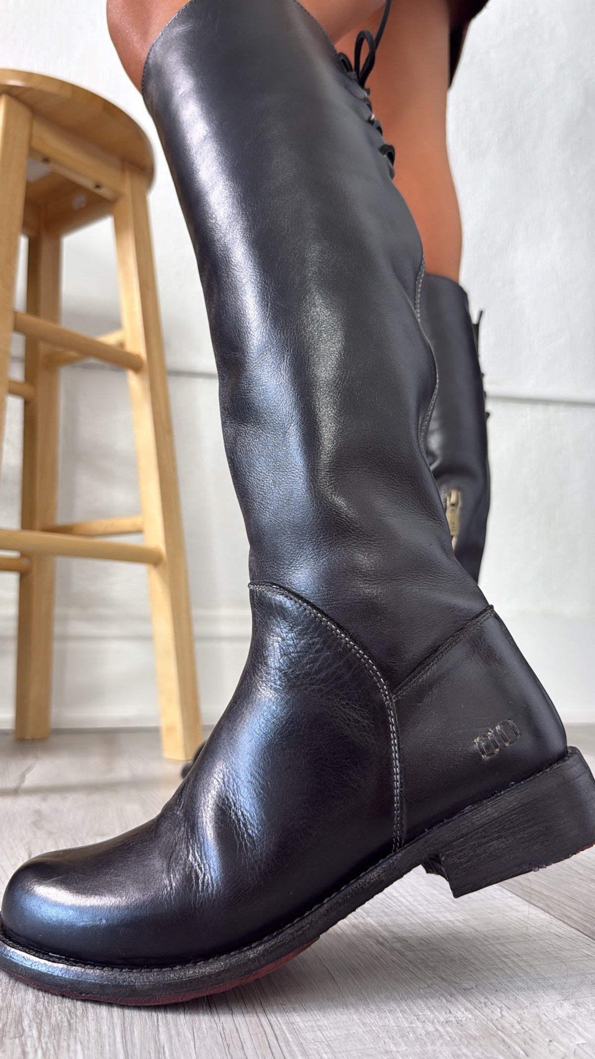 BedStu Manchester, Black Rustic