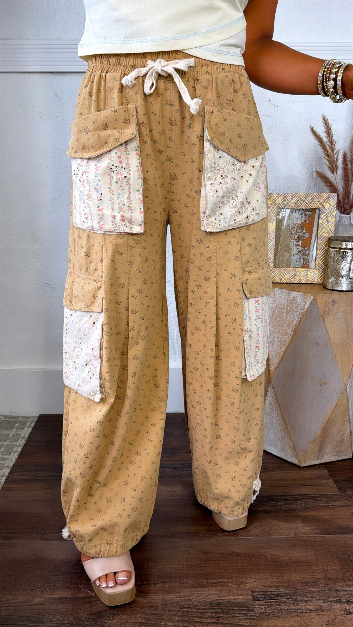 Floral Eyelet Pocket Jogger, Tan