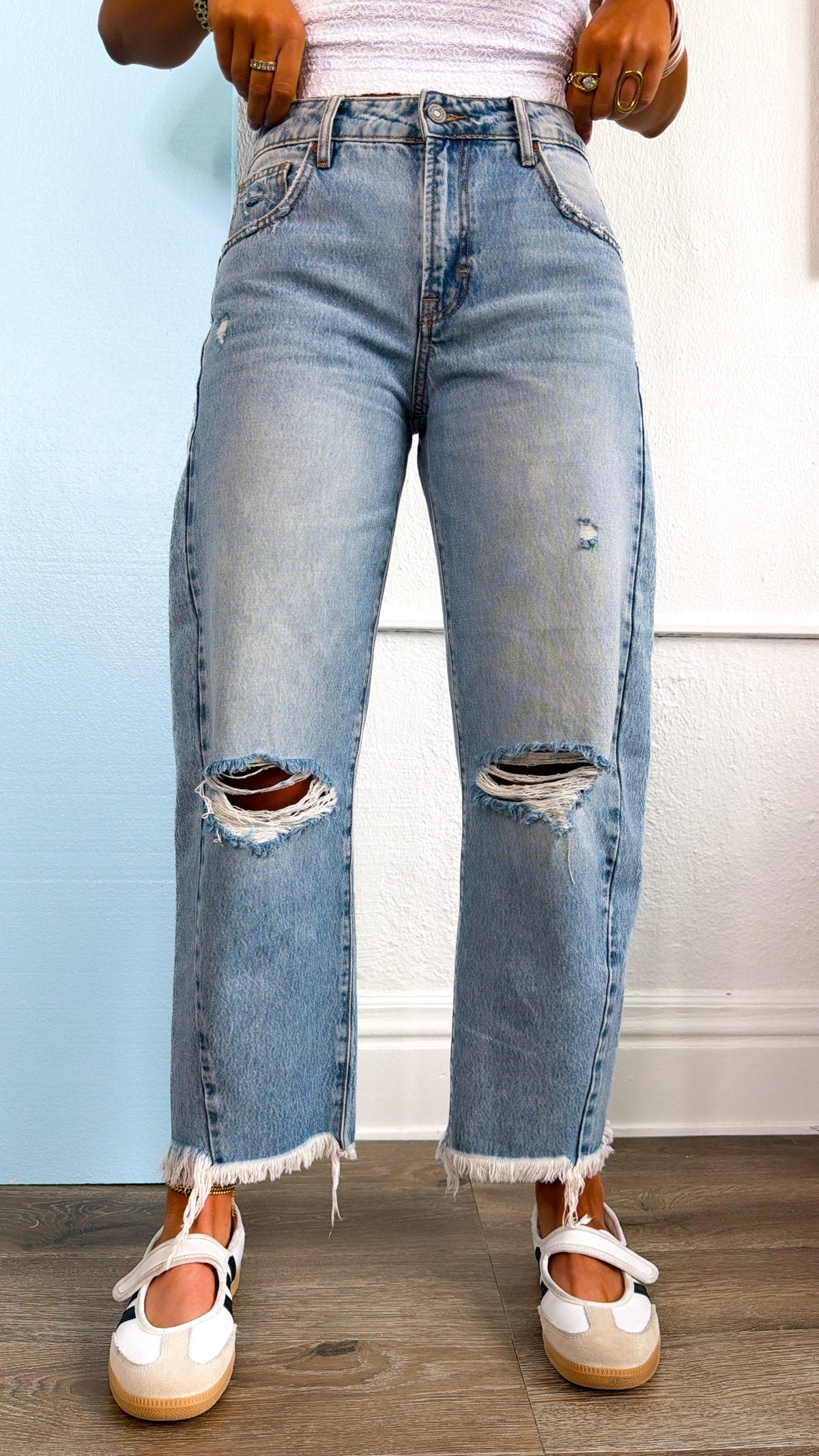Andie Distressed Barrel Jeans, Light