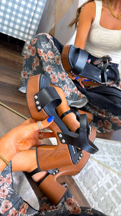 Portofino Wedge Sandal, Black