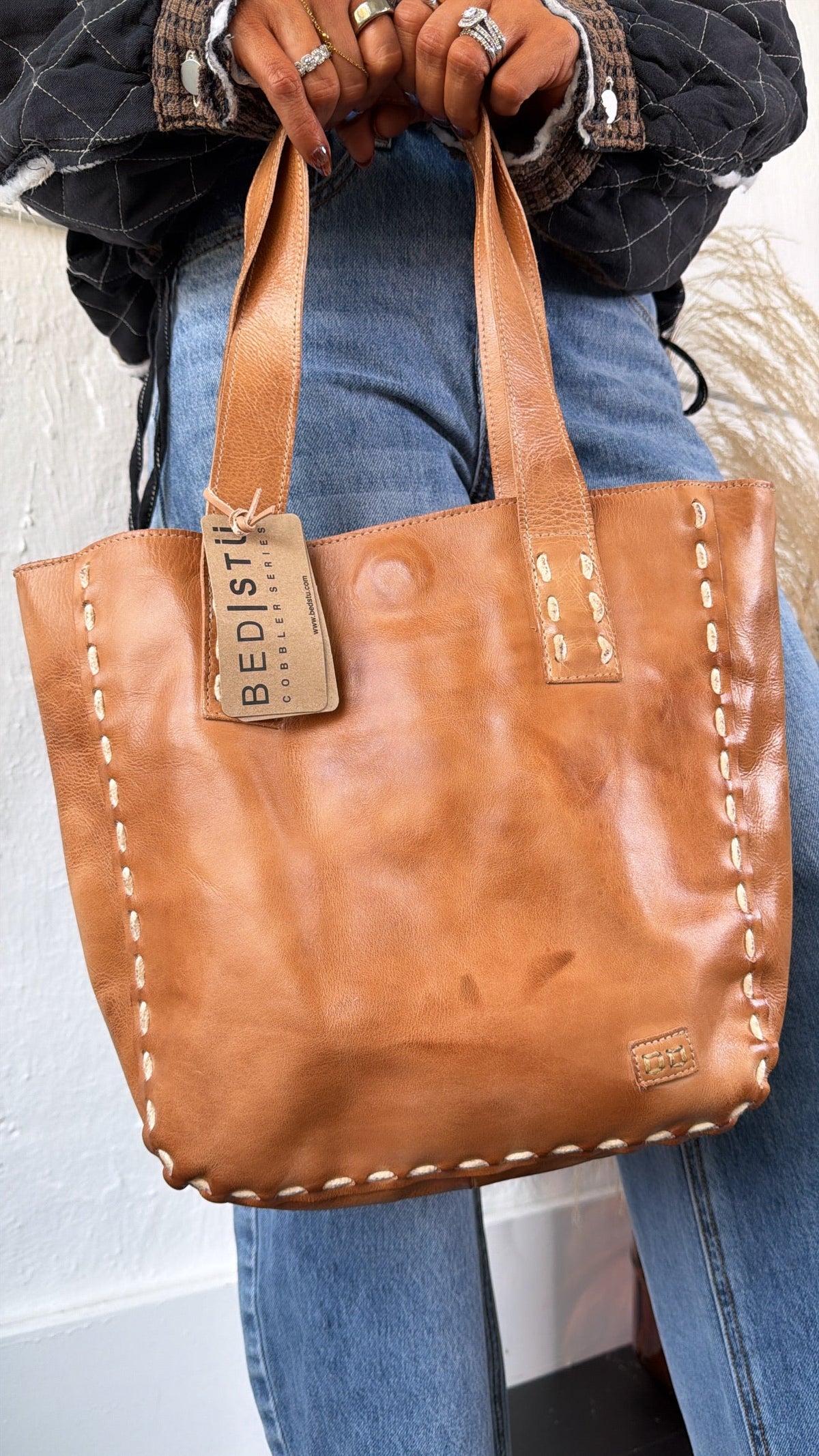 Bedstu Stevie, Tan Rustic