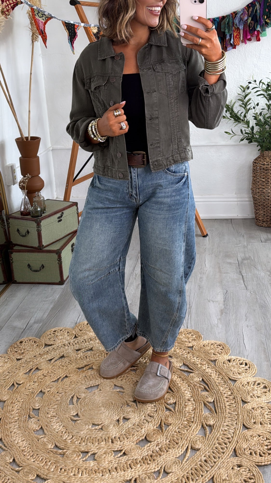 Mid Rise Barrel Jeans