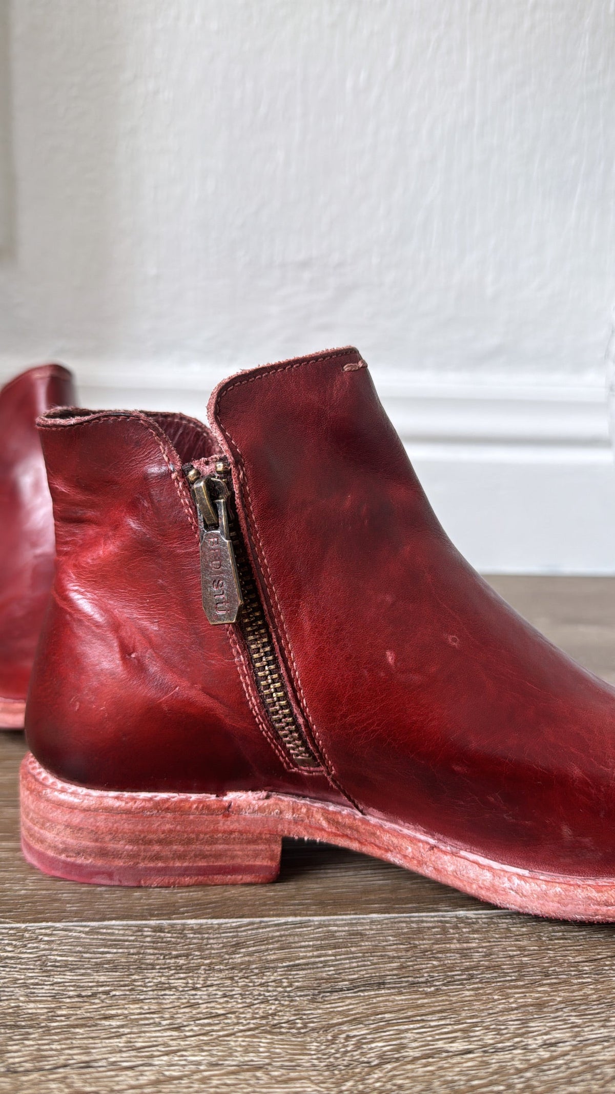 BedStu Yursia, Cherry Lacquer DD TML