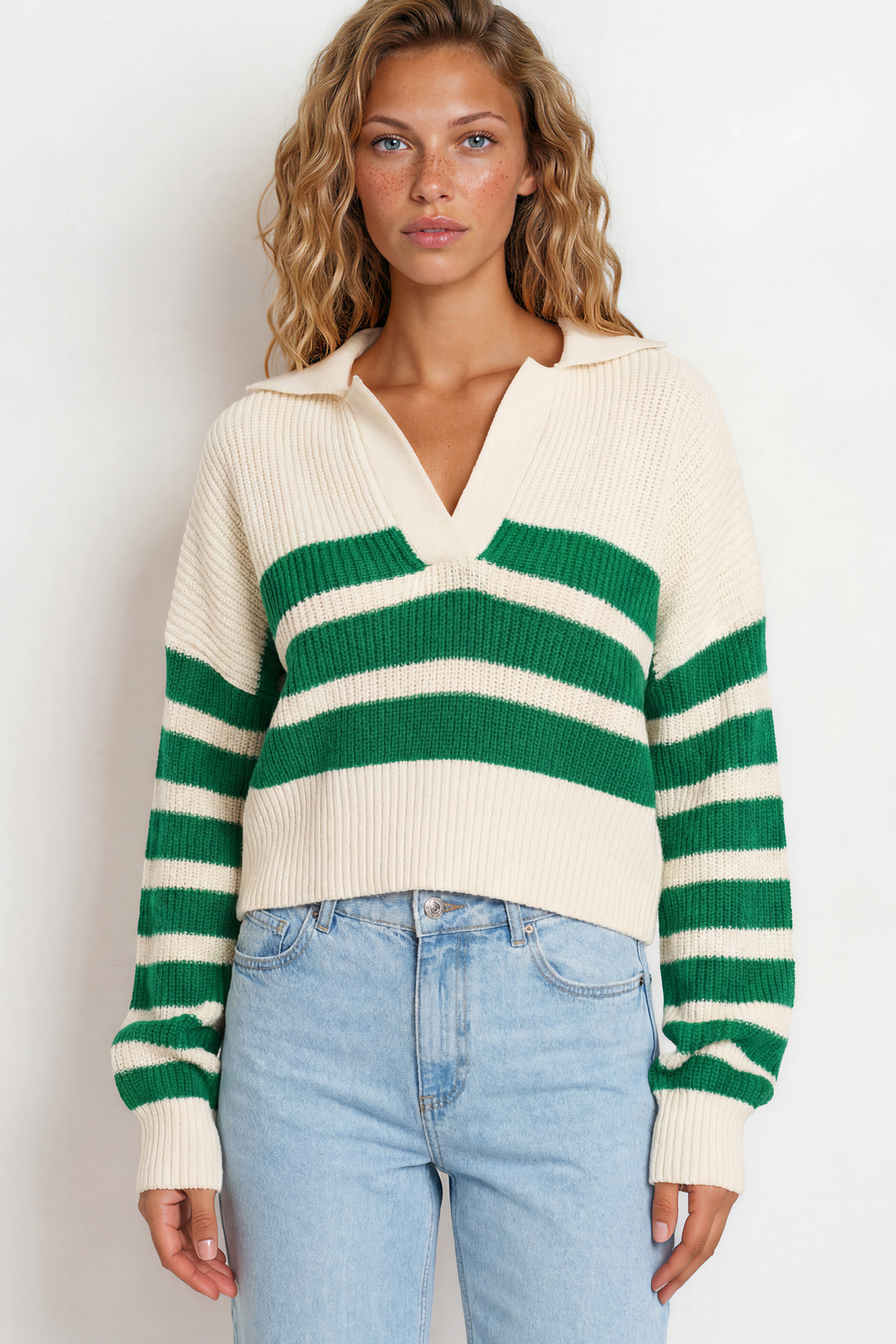 Dixon Jumper - Wing Collar Striped V Neck Jumper in Cream/Green