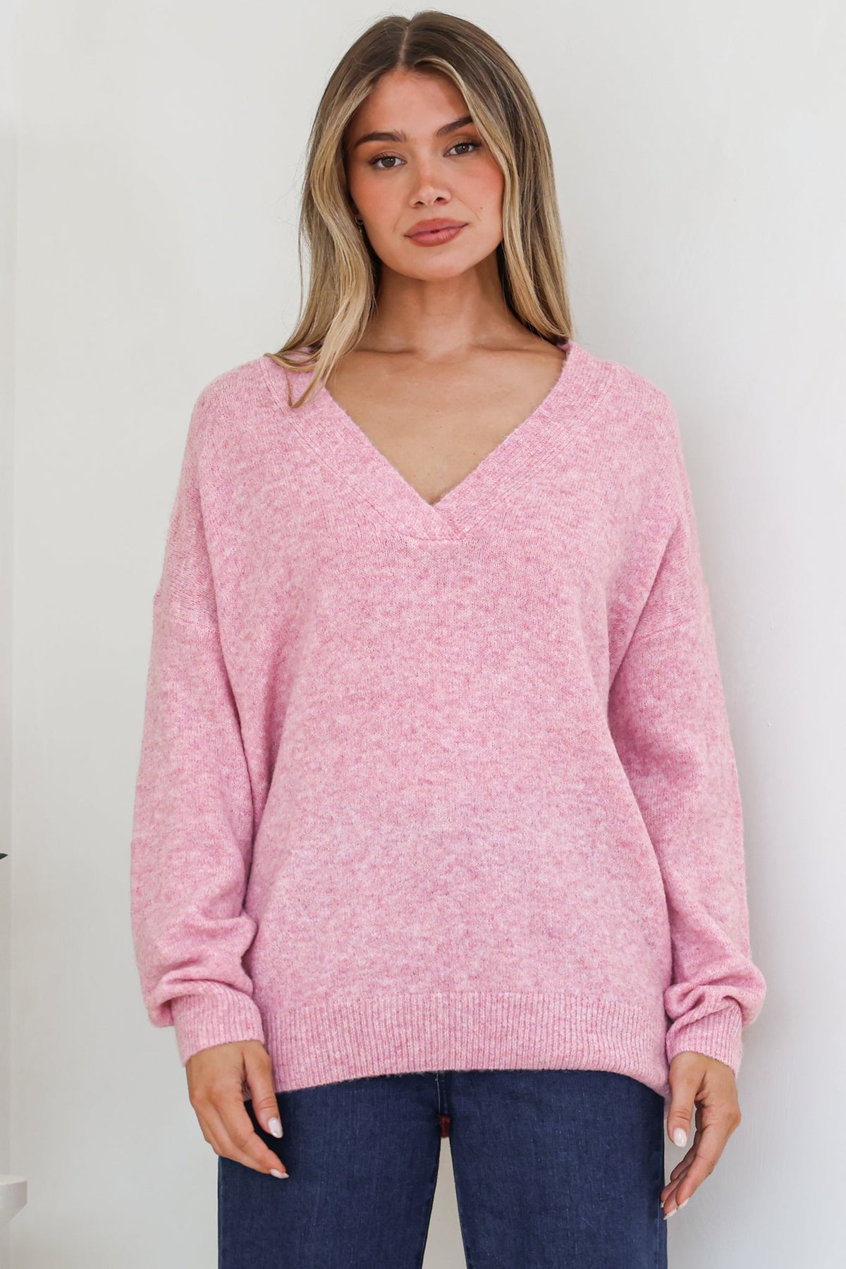 Donoven Jumper - V Neck Lightweight Knit with Ribbed Hemlines in Boysenberry