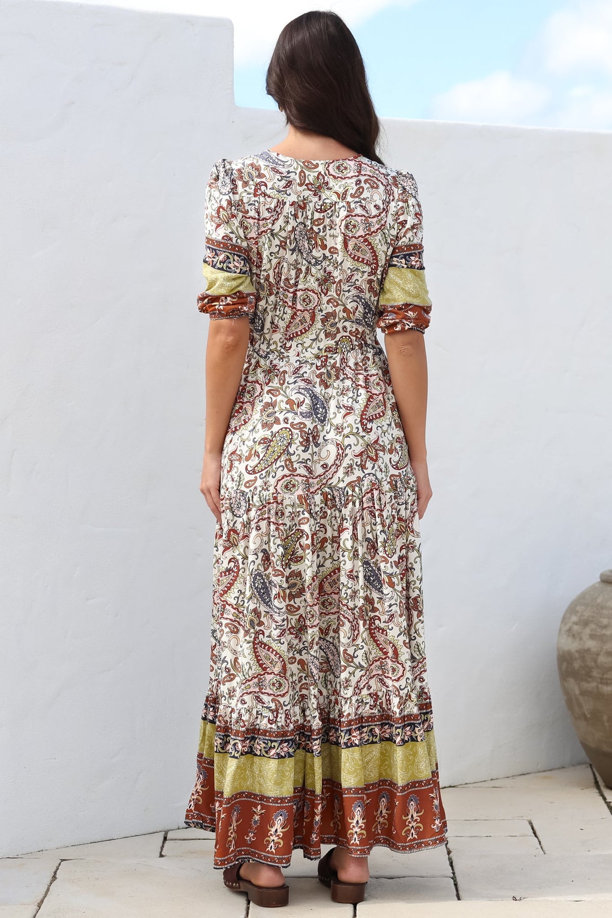 JAASE - Ebony Maxi Dress: V Neck Pull Tie Waist Dress with Front Split in Oakie Print