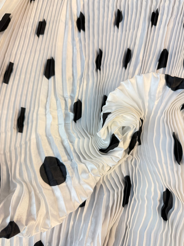 Printed Pleated Poly - Polka Dot