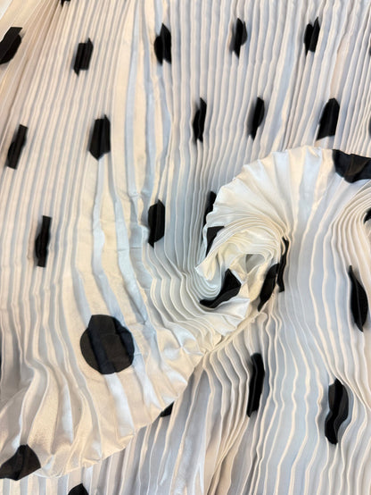 Printed Pleated Poly - Polka Dot