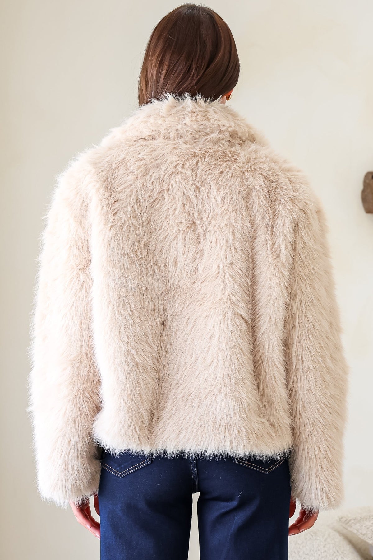 Letoile Coat - Notched Collar Faux Fur Jacket with Pockets in Beige