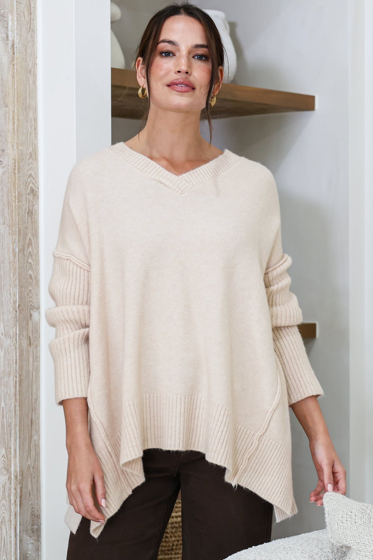 Ridge Jumper - V Neck Relaxed Shark Bite Ribbed Hemline Knit in Oatmeal