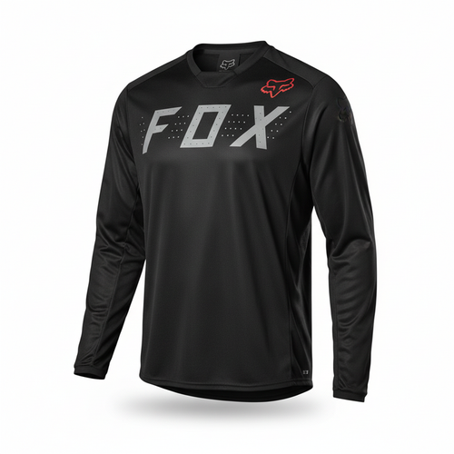 Fox shirt scherp op witte achtergrond