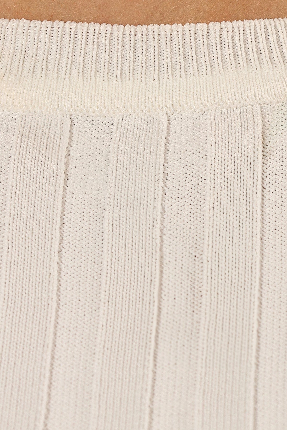 Aneesa Wide Rib Knit Top - White